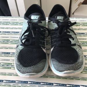 Nike Free 4.0 Flyknit Sneakers